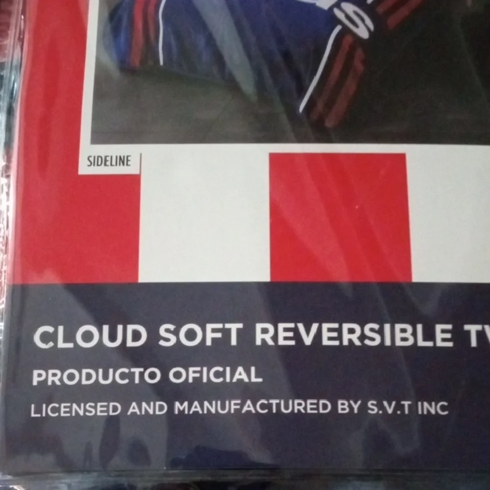Chivas de Guadalajara Reversible Twin Soccer Blanket S.V.T Plush